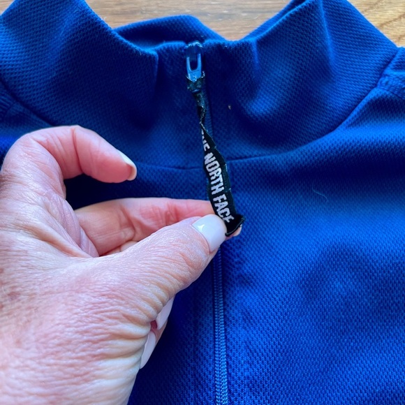 North Face - Men’s Quarter Zip. Large. Bright Blue. Vaporwick - Picture 3 of 10